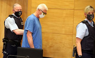 Vor dem Landgericht in Bielefeld unter Mordverdacht: Albert S. aus Pr. Oldendorf. - Wolfgang Rudolf