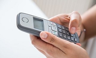 Umfrage: 71 Prozent der Deutschen nutzen zumindest gelegentlich das Festnetztelefon. - Christin Klose/dpa-tmn