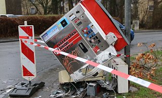 Im Zigarettenautomat waren sowohl Geld als auch Zigaretten noch vorhanden. - Claus Frickemeier