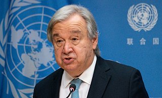 Antonio Guterres, Generalsekretär der Vereinten Nationen, spricht während einer Pressekonferenz zur Vorstellung des zweiten Berichts der Global Crisis Response Group über die Auswirkungen des Krieges in der Ukraine auf den Nahrungsmittel-, Brennstoff- und Finanzsektor im Hauptquartier der Vereinten Nationen. - Foto: Mary Altaffer/AP/dpa