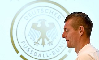 Toni Kroos bei der Pressekonferenz in Herzogenaurach. - Federico Gambarini/dpa