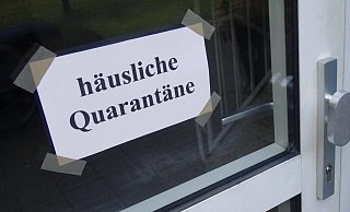 Ein deutlicher Hinweis auf die gegenwärtige Situation. (Symbolbild) - imago images/Steinach