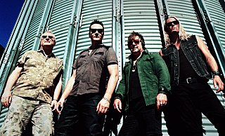 Harte Jungs: Jürgen Engler (2. von links), Ralf Dörper (Samples), Dylan Smith (Gitarre) und Paul Keller (Schlagzeug) sind aktuell die Krupps. - Thomas Ecke