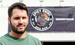 Johannes Althoff, Geschäftsführer der BBQ-Bar Spicy Rhino, bringt reichlich Erfahrung aus der Gastronomie mit und hofft auf eine baldige Eröffnung seines Restaurants am Gänsemarkt. - Ralf Bittner