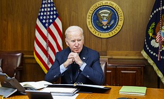 Biden betonte in dem Telefonat mit Putin, eine Invasion würde "großes menschliches Leid verursachen und das Ansehen Russlands schmälern". - AFP