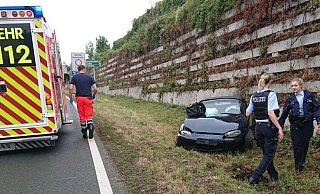 Der Wagen kam auf einem Grünstreifen weniger Meter vor der Abfahrt Jöllenbecker Straße zum Stehen. - NW