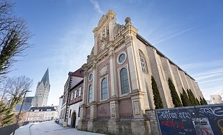 Das Michaelskloster nahe dem Paderborner Dom bietet Gäste eine Übernachtungsmöglichkeit. - Niklas Tüns