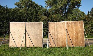 Rund 30 Plakatständer mit dem Motiv seien am vergangenen Samstag im Stadtgebiet aufgestellt worden. - Symbolbild: picture alliance/dpa