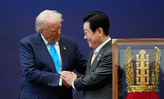 US-Präsident Donald Trump und Südkoreas Präsident Lee Jae Myung haben bei ihrem Treffen am Mittwoch über atomgetriebene U-Boote gesprochen. - Mark Schiefelbein/AP/dpa