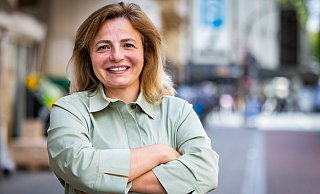 Melahat Barlak vom BIG (Bündnis für Innovation und Gerechtigkeit) zeigt sich als selbstbewusste OB-Kandidatin. - Sarah Jonek Melahat Barlak vom BIG (Bündnis für Innovation und Gerechtigkeit) zeigt sich als selbstbewusste OB-Kandidatin. - Sarah Jonek