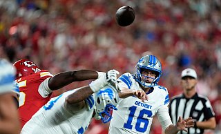 Für Detroit Lions Quarterback Jared Goff (M) endete in Kansas City die Siegesserie. - Charlie Riedel/AP/dpa