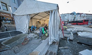 Auf der Jahnplatz-Baustelle sollen die ersten Dächer aufgebaut werden. - Andreas Zobe/NW