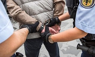 Am Hauptbahnhof in Paderborn haben Beamte der Bundespolizei einen Mann festgenommen. - Symbolfoto: Polizei