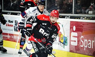 Lichtblick im Herforder Team: David Makuzki brachte die Ice Dragons in Führung, am Ende aber gingen er und seine Mitspieler gegen Herne als Verlierer vom Eis. - Jana Hemmelmann