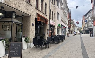 Die Obermarktstraße in Minden wurde schon wieder Schauplatz einer nächtlichen Attacke. Die Polizei ermittelt wegen gefährlicher Körperverletzung. - Patrick Schwemling Die Obermarktstraße in Minden wurde schon wieder Schauplatz einer nächtlichen Attacke. Die Polizei ermittelt wegen gefährlicher Körperverletzung. - Patrick Schwemling
