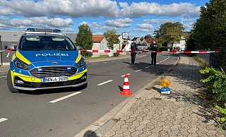 Nach einem schweren Unfall hat die Polizei die Mindener Straße gesperrt. - Janine Bexte