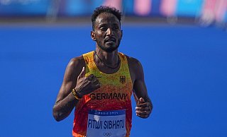 Samuel Fitwi unterbot den bisherigen deutschen Marathon-Rekord um zwei Sekunden. - Michael Kappeler/dpa