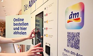 An mehr als 1.800 Abholstationen in Deutschland können Kundinnen und Kunden Waren abholen. (Archivbild) - Uli Deck/dpa