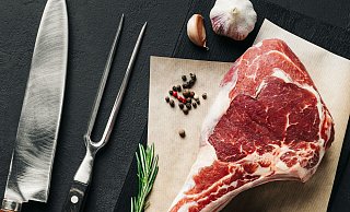 Mit so einer Fleischergabel konfrontierte der 28-Jährige im Streit zwei Bielefelder am Jahnplatz. - Symbolfoto: Unsplash / Creative Commons