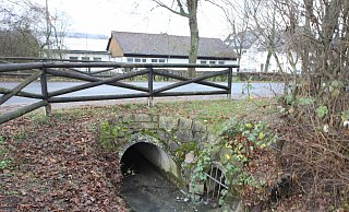 Die Einleitungsstelle in den Grundbach unterhalb der Schützenhalle muss jetzt wie vier andere Einleitungsstellen neu beantragt werden. - Hermann Ludwig