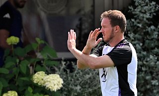 Bundestrainer Julian Nagelsmann gestikuliert während des Trainings. - Federico Gambarini/dpa