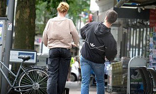 Immer wieder kommt es auch in der Innenstadt von Gütersloh zu gefährlichen Fahrmanövern und Unfällen unter Beteiligung von E-Scootern. - Andreas Frücht