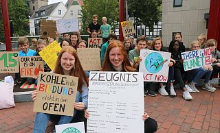 Engagement vor Ort: Die Schülerinnen und Schüler setzen sich für den Klimaschutz ein. - Ekkehard Wind