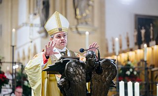 An Gottes Menschlichkeit, die wir in Jesus Christus erkennen, nehmen wir Christen für unser Menschsein Maß, erklärte Erzbischof Udo Markus Bentz in seiner Predigt an Heiligabend. - BESIM MAZHIQI An Gottes Menschlichkeit, die wir in Jesus Christus erkennen, nehmen wir Christen für unser Menschsein Maß, erklärte Erzbischof Udo Markus Bentz in seiner Predigt an Heiligabend. - BESIM MAZHIQI