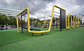 Dienstag will die Stadt die neue Calisthenics-Turn-Anlage und die Spielgeräte freigeben. - Barbara Franke