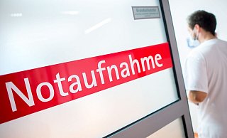 Seit Wochen sind Kliniken in Deutschland wegen der hohen Zahl an Atemwegsinfektionen überlastet. - Hauke-Christian Dittrich/dpa