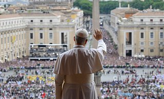 Papst Leo XIV. feiert am Sonntag seine offizielle Amtseinführung. (Archivbild) - Francesco Sforza/Vatican Media/AP/dpa