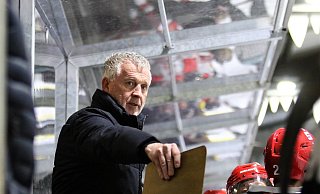 Herfords Chefcoach Jeff Job konnte mit dem Auftritt seiner Mannschaft erneut nicht zufrieden sein. Jetzt kommt das Derby. - Yvonne Gottschlich