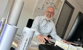 Nur noch bis Freitag sitzt Heinz Börnmeier an seinem Schreibtisch im dritten Stock des Delbrücker Rathauses. - Jens Reddeker Nur noch bis Freitag sitzt Heinz Börnmeier an seinem Schreibtisch im dritten Stock des Delbrücker Rathauses. - Jens Reddeker