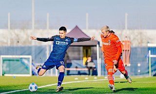 Kapitän Raphael Obermair (links) gehörte auch im Testspiel gegen Niko Kijewski und den SC Verl zum ersten Aufgebot des SC Paderborn. - Besim Mazhiqi