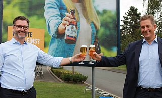 Der gebürtige Herforder Christian Gieselmann (l.) ist Sprecher der Geschäftsführung bei der Warsteiner-Gruppe, zu der die Herforder Brauerei gehört. Frank Funken ist als Verkaufsdirektor Gastronomie tätig. - David Knapp