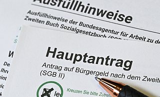 Auch im Kreis Höxter leben Menschen vom Bürgergeld. Doch wie steht es um die Vermittlung und wer ist überhaupt leistungsberechtigt? - dpa