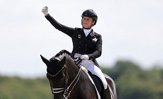 Dressurreiterin Isabell Werth wird beim 42. Deutschen Presseball ausgezeichnet. - Rolf Vennenbernd/dpa