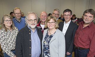 Sylke Tech (v. l.), Hans-Jürgen Fischer, Wolfgang Günther, Gerd Meyer, Anne Beckmann, Norbert Jäger, Bernd Dumcke und Hans-Rudolf Beckmann lenken zusammen mit Stamatis Vitanos, Dietrich Kratzsch und Tobias Kleinert, die nicht an der Versammlung teilnehmen konnten, die Geschicke des SPD-Ortsvereins. - SPD Spenge (Rico Dumcke)