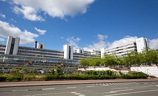 Die Kosten für die Sanierung des Hauptgebäudes der Universität haben sich allein für den ersten Bauabschnitt von 132 Millionen Euro aufinzwischen etwa 255 Millionen Euro nahezu verdoppelt. - Oliver Krato