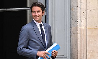 Gabriel Attal war bislang Bildungsminister in Frankreich. Nun wurde er von Präsident Macron zum Premierminister ernannt (Archivbild). - Bertrand Guay/AFP/dpa