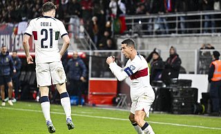 Portugals Cristiano Ronaldo bejubelt sein Führungstor in Liechtenstein. - Gian Ehrenzeller/KEYSTONE/dpa