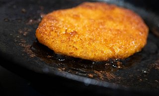 Fällt das «Schnitzel» fürs Veggie-Regal weg, müsste Rügenwalder Mühle viele Produkte neu benennen. (Symbolbild) - Marijan Murat/dpa