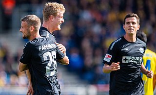 SCP-Akteur Sebastian Klaas (l.) ist verletzt, Teamkollege Mattes Hansen hat Trainingsrückstand. Und so gibt es wohl für beide kein Wiedersehen mit dem Ex-Paderborner Tobias Müller (hinten r.), der nun für Magdeburg spielt. - IMAGO/Noah Wedel