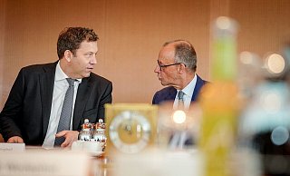 Das Kabinett hat ein Gesetz von Vizekanzler Klingbeil beschlossen. - Kay Nietfeld/dpa