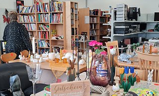 Um in seinen gut sortierten Läden stets ein attraktives Sortiment anbieten zu können, nimmt der Verein Pro Arbeit gut erhaltene Gebrauchtwaren-Spenden gerne entgegen. - Birgit Vredenburg