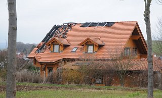 Nach einem Brand in Lütersheim hatte die Feuerwehr Mitte November 2018 die Leiche des Bewohner gefunden.  - Hubert Rösel