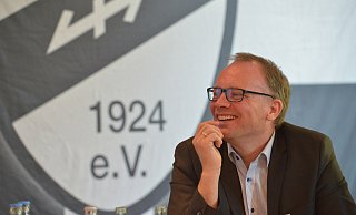 Für seinen Vorsitzenden Raimund Bertels hat der SC Verl viel erreicht und kann auch dem neuen Geschäftsjahr optimistisch entgegensehen. - Jens Dünhölter