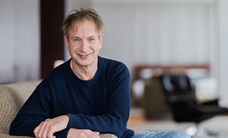 Freut sich schon auf Bad Driburg: Ingolf Lück tritt dort am 13. September in der Reihe „Manifattura on stage“ auf. Einen Tag später steht an gleicher Stelle sein Kollege Jörg Knör. - picture alliance/dpa