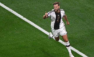 Niclas Füllkrug jubelt nach dem Tor zum 1:1. - Robert Michael/dpa