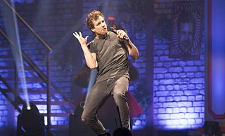 Luke Mockridge, Lucas Edward Britton Mockridge - der in Deutschland lebende Komiker, Autor, Produzent, Moderator und Schauspieler bei einem Auftritt. - picture alliance / Jazzarchiv